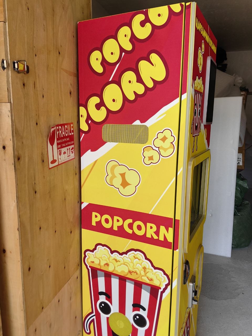 Професионална вендинг машина за царевични пуканки – модел Popcorn Vending Pro