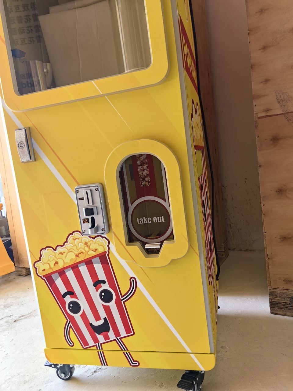 Професионална вендинг машина за царевични пуканки – модел Popcorn Vending Pro
