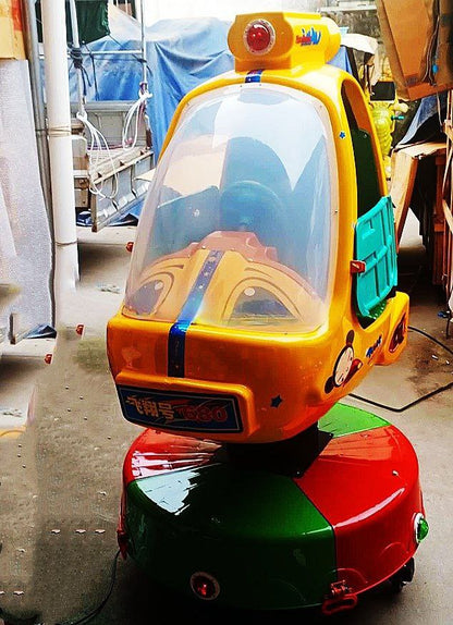 Детска клатушка хеликоптер с монетник – модел Sky Pilot